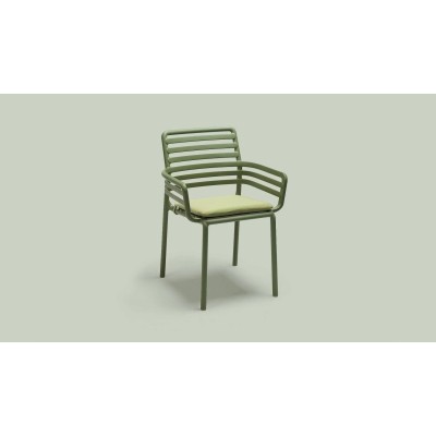 Doga Armchair colore Agave con cuscino con tessuto acrilico Avocado Sunbrella