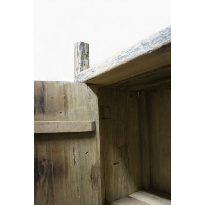 dispensa Antica Shanghai - particolare sistema di apertura su perno