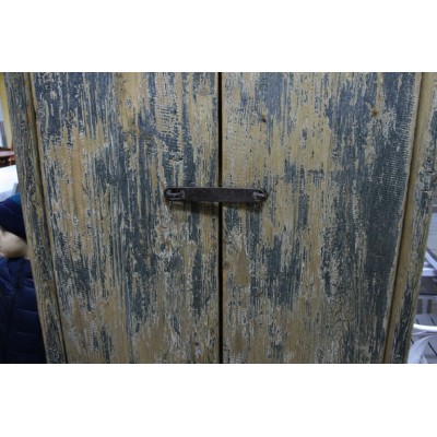 dispensa Antica Shanghai - particolare sistema di chiusura con chiavistello