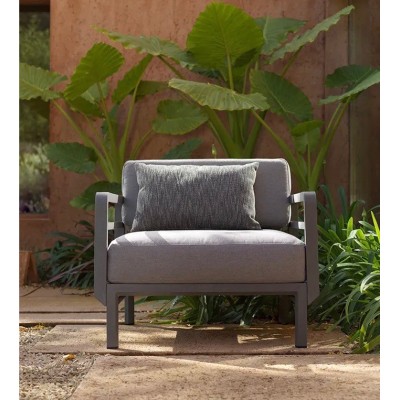 Maximo poltrona telaio colore Basalto con tessuto Lava Sunbrella e cuscino arredo Maximo tessuto Lava Arredo Sunbrella