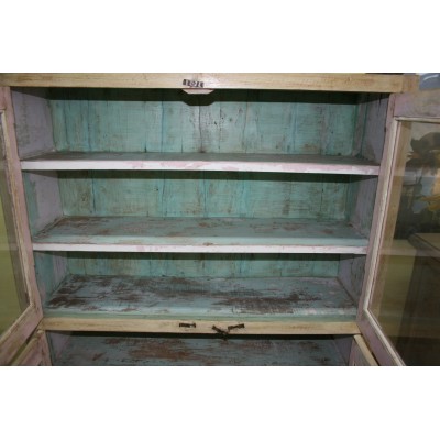 vetrina Amalfi - particolare interno e sistema a leve di chiusura delle ante